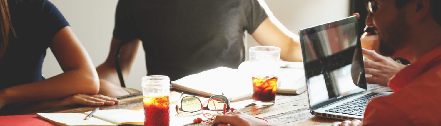 people-coffee-tea-meeting_smalt